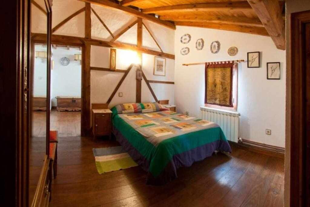 Casa Rural Lucia Es Una Casa Rural Amplia Con Pat Cabezas Bajas Exterior foto